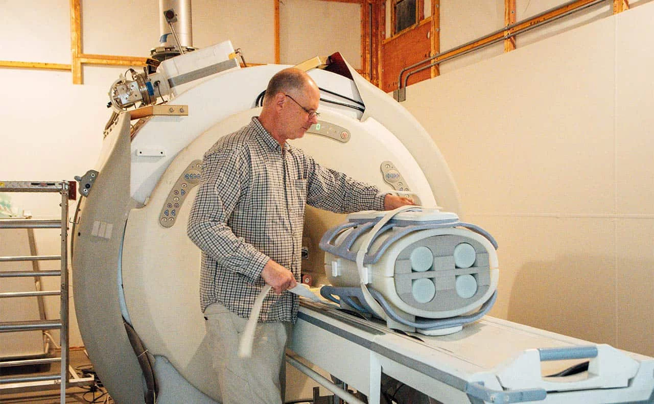 Kevin Testing MRI Coil