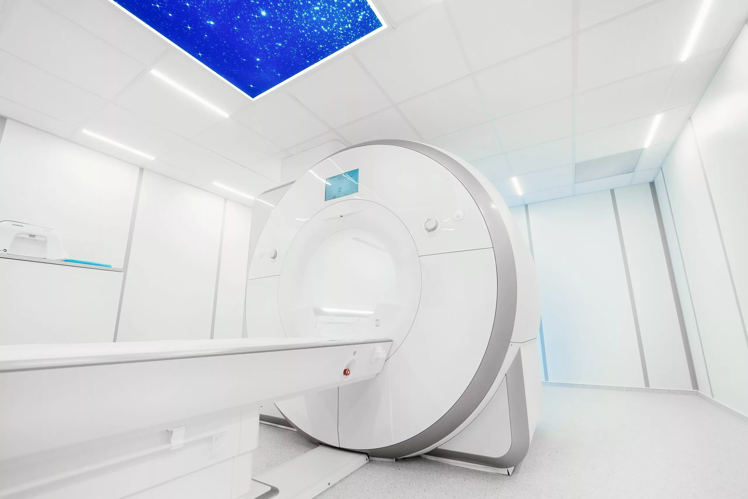 Closed MRI